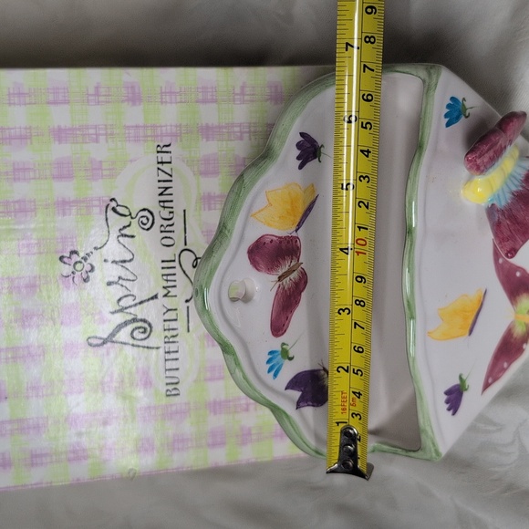 Spring Butterfly Mail Organizer - Picture 8 of 9